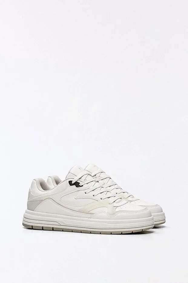 THICK-SOLED SNEAKERS