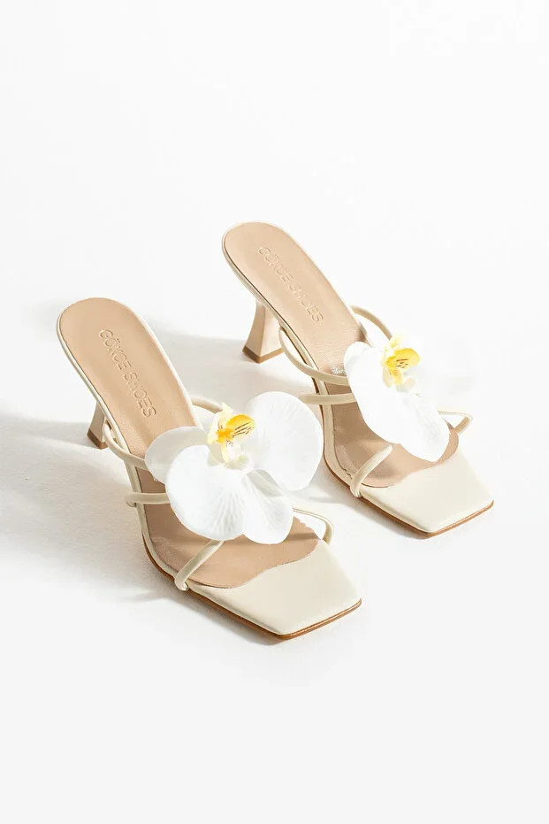 Gökçe Shoes Arlis Cream Orchid Detail Women's Heeled Slippers