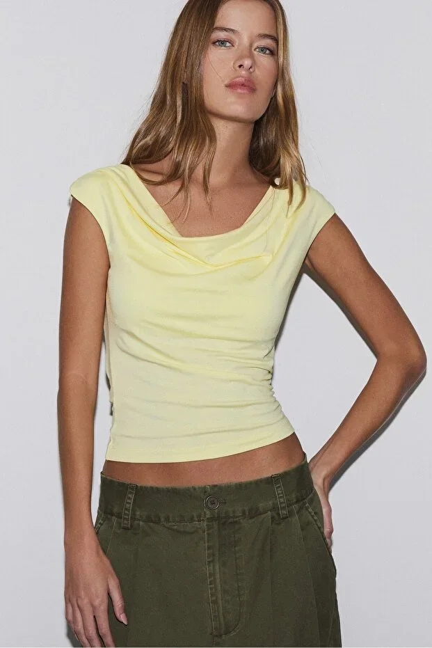 Stradivarius Versatile Sleeveless T-shirt