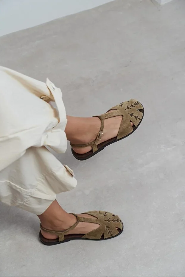 NİŞANTAŞI SHOES Majes Rome Beige Suede Leather Embroidery Detail Flat Sole Women's Sandal