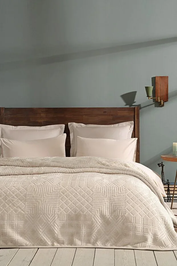 Nova Double Emboss Blanket - Champagne