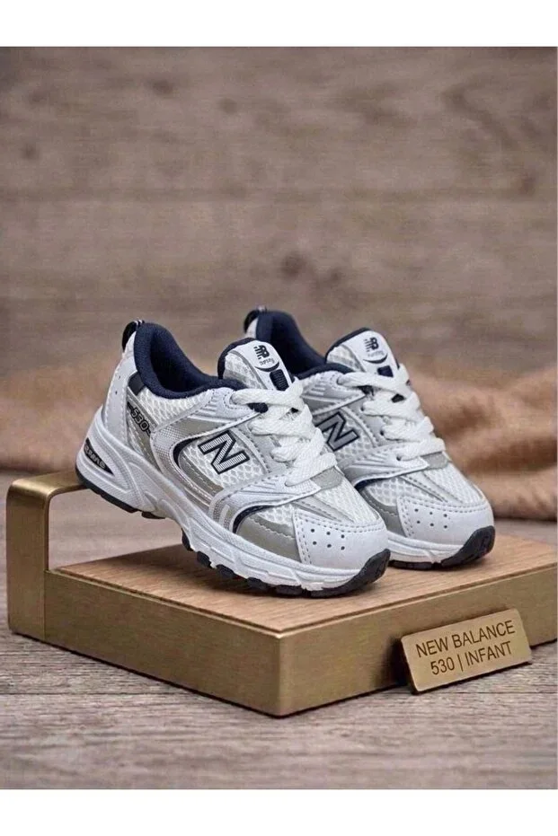 SPORTS SHOES-HOLIDAY
