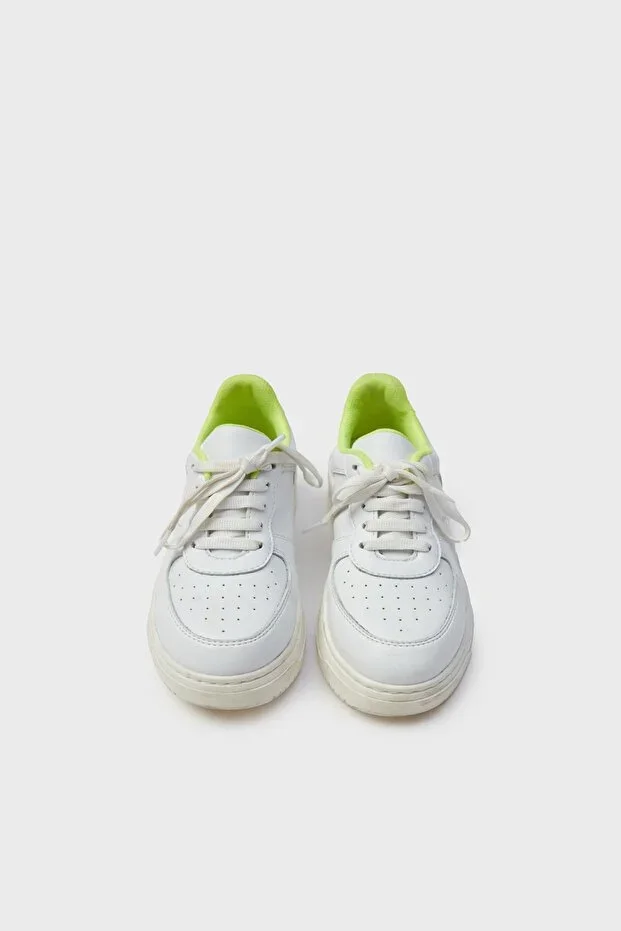 BG Store Boys White Shoes