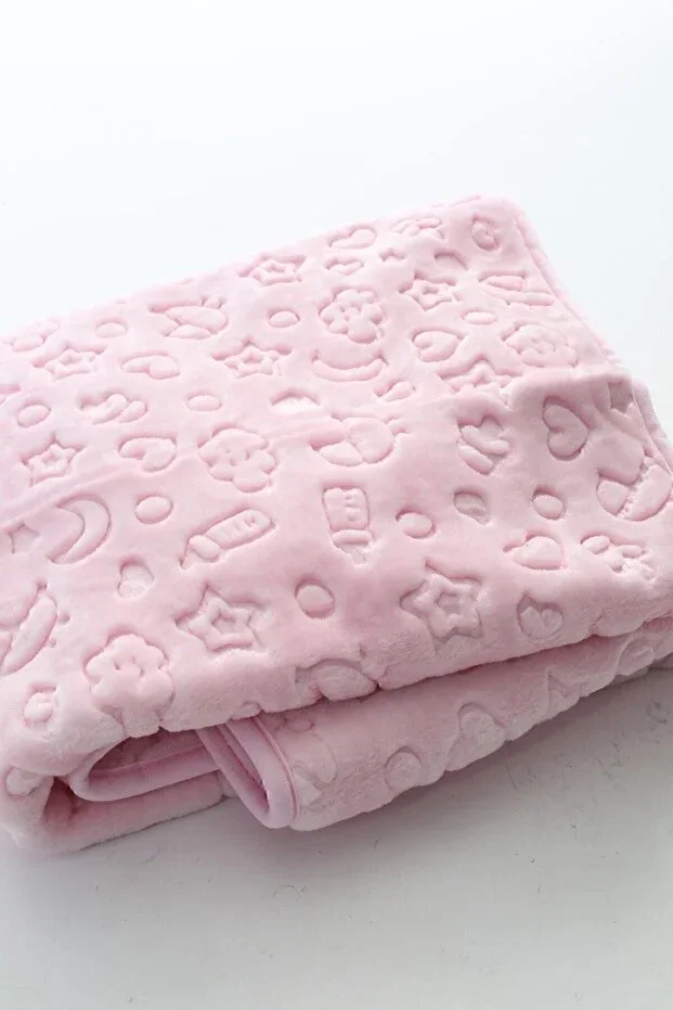 Embossed Plush Blanket 90x110 Cm Note: (SEASONAL THIN)